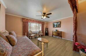 Suite - Carmel Inn And Suites (Carmel)
