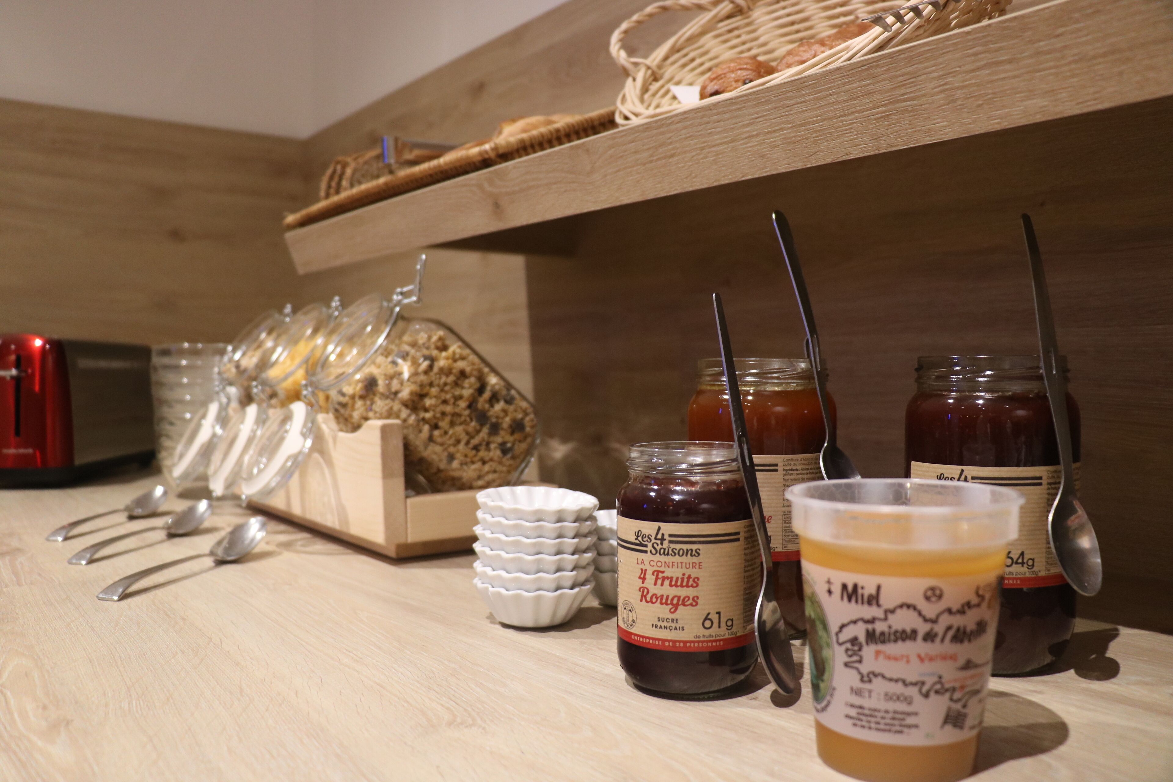 Daily buffet breakfast (EUR 13.5 per person)