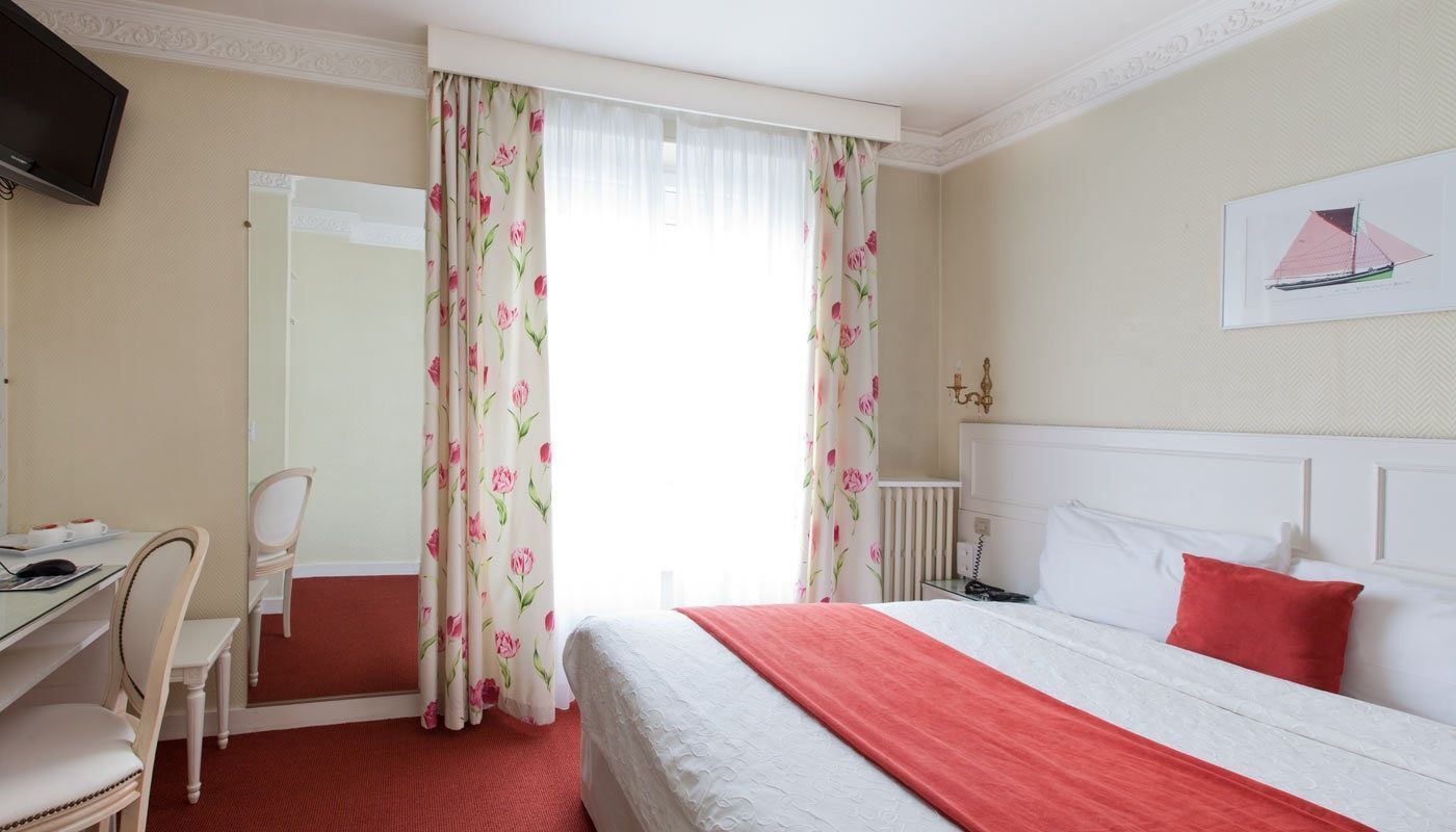 desk, soundproofing, iron/ironing board, cots/infant beds