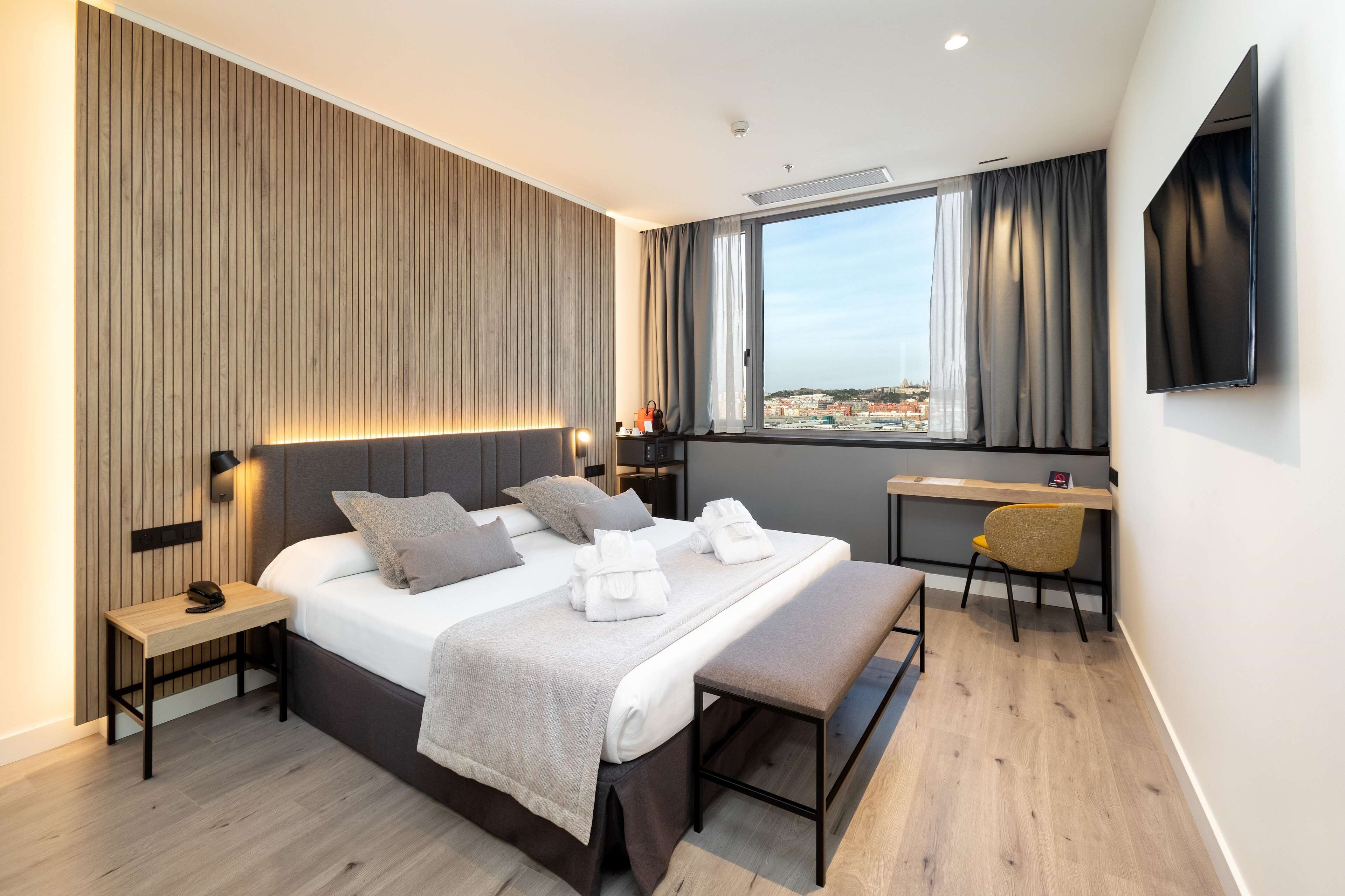 1 bedroom, free minibar items, in-room safe, desk