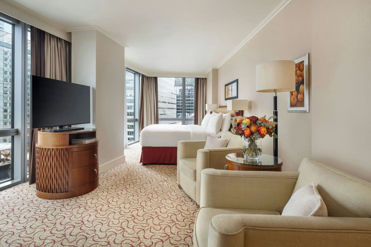 Studio, 1 King Bed, Non Smoking | Egyptian cotton sheets, premium bedding, down comforters, pillowtop beds