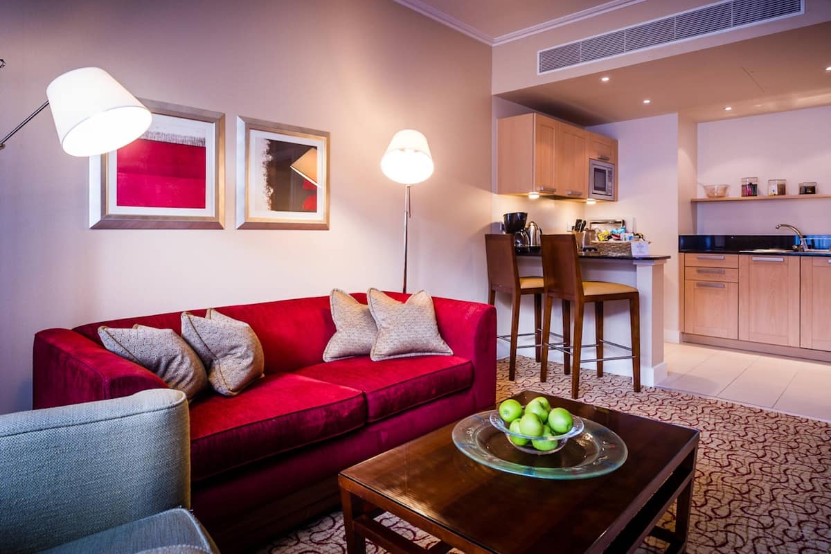 37-inch plasma tv with satellite channels, tv, dvd player