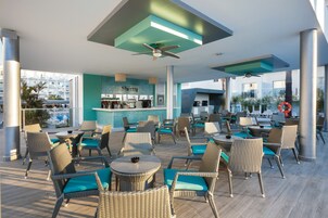 5 bars/lounges, poolside bar