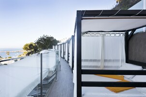 Sun deck