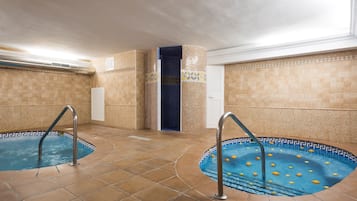 Couples treatment room(s), Turkish bath/hammam, body treatments, facials
