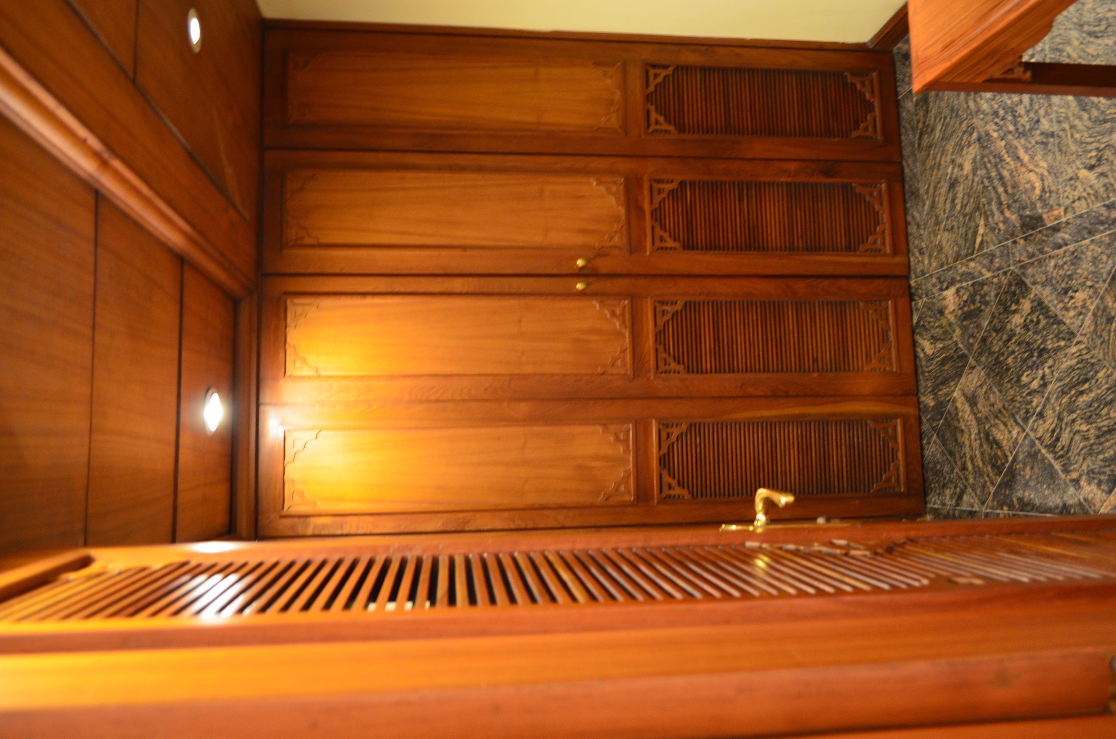 premium suite, 1 bedroom, city view, executive level | bathroom | combined shower/bathtub, deep-soaking bathtub, free toiletries