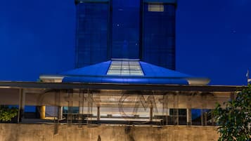 Δωρεάν στάθμευση χωρίς παρκαδόρο, δωρεάν στάθμευση με παρκαδόρο