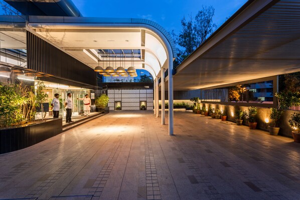 Porch - The Maya Hotel (Jalandhar)