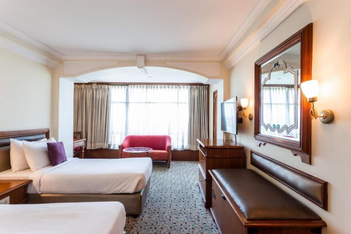 Egyptian cotton sheets, premium bedding, pillowtop beds, minibar