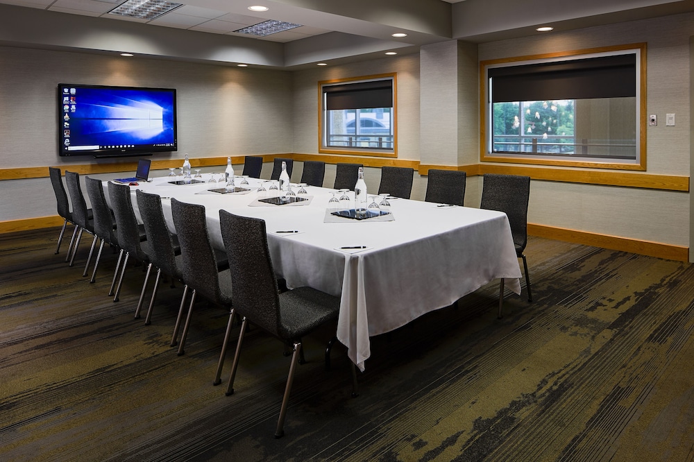 Inn at the Forks by null