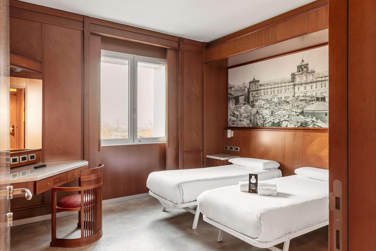 In-room safe, desk, blackout drapes, soundproofing