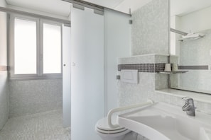 Free toiletries, hair dryer, bidet, towels