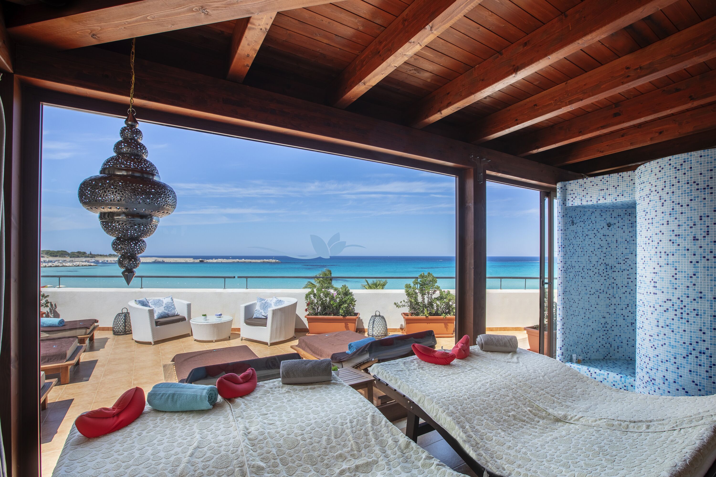 Sauna, bain à remous, hammam, soins corporels, soins d'hydrothérapie