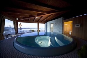 Indoor spa tub - Hotel Mira Spiaggia (San Vito Lo Capo)