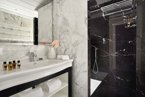 Double Room, Balcony, Sea View (Panoramic) | Bathroom | Shower, free toiletries, hair dryer, bidet - Hotel President Viareggio (Viareggio)