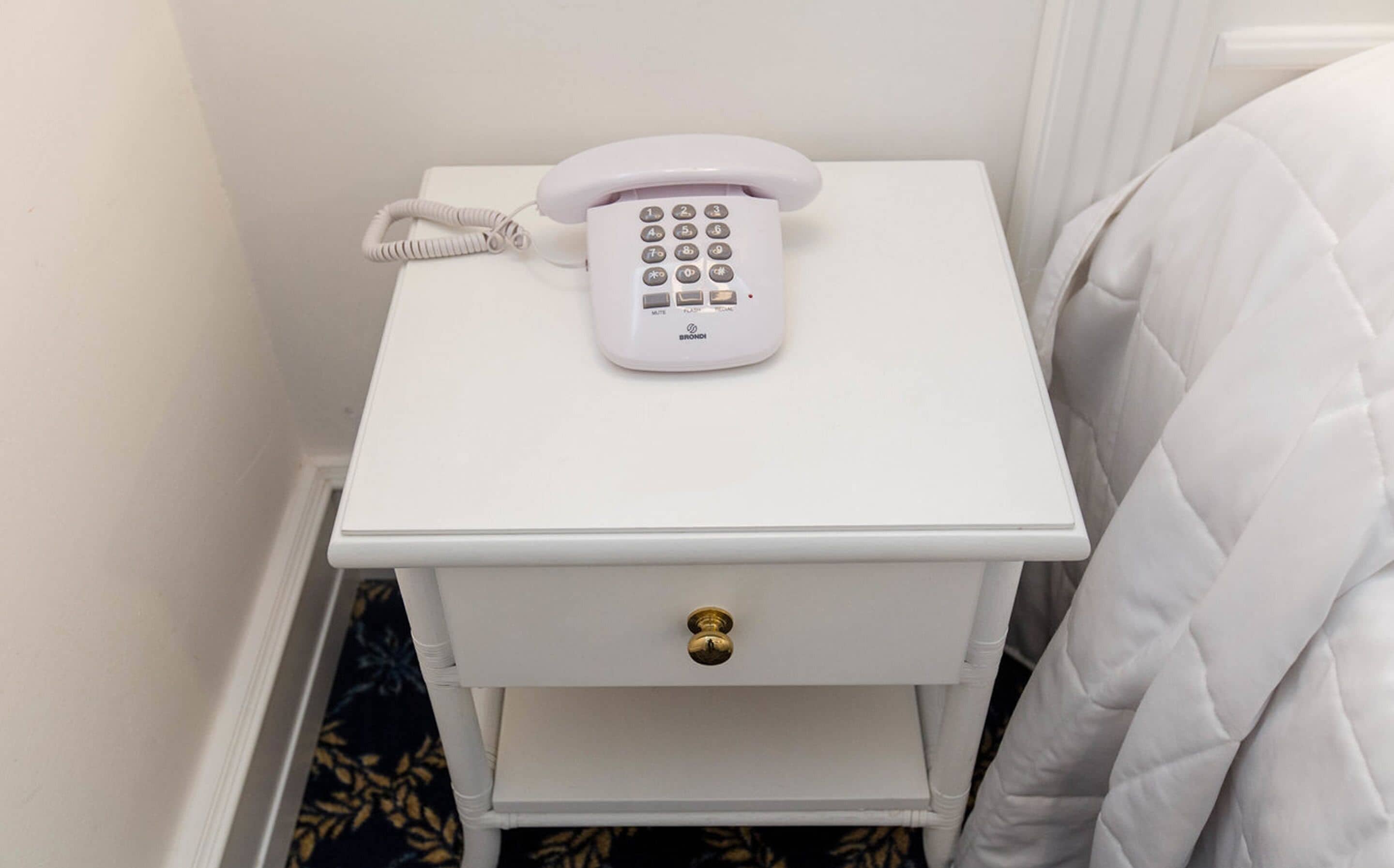 superior double with partial sea view | room amenity