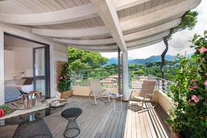 Habitación exclusiva | Edredones de plumas, caja fuerte, escritorio y wifi gratis