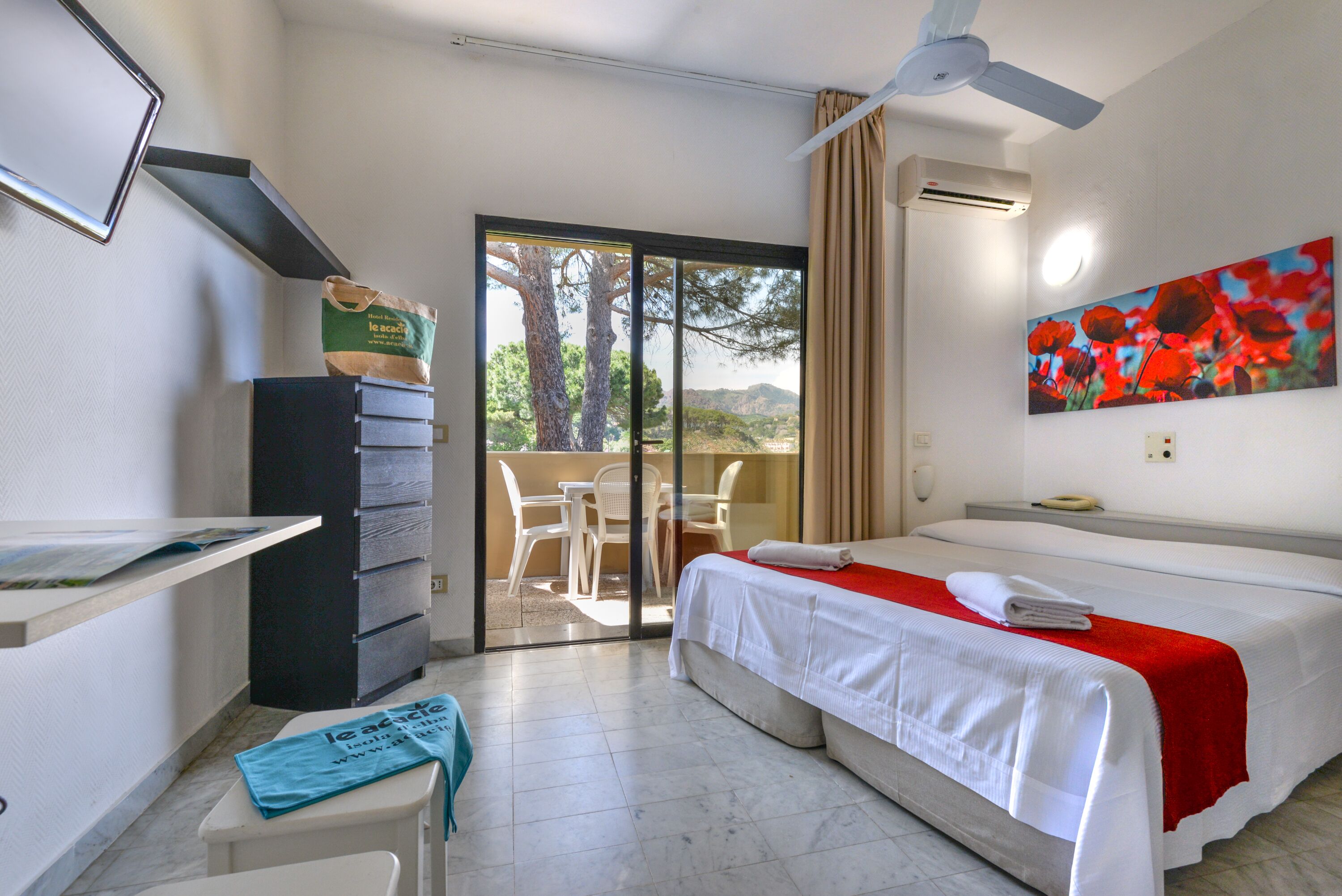 basic double room | desk, laptop workspace, free cots/infant beds, free rollaway beds