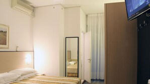 Double or Twin Room | Minibar, in-room safe, cribs (surcharge), rollaway beds (surcharge) - Hotel Major (Cattolica)