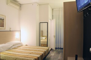 Double or Twin Room | Minibar, in-room safe, cribs/infant beds, rollaway beds - Hotel Major (Cattolica)
