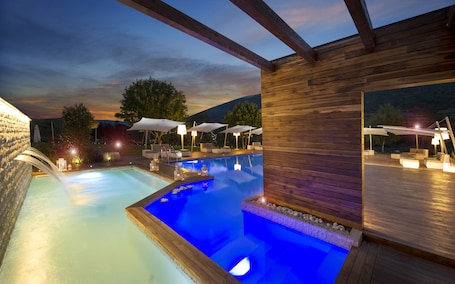 Seasonal outdoor pool, cabanas (surcharge), sun loungers