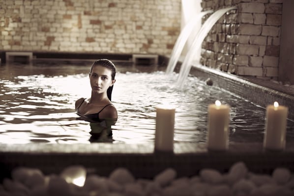 Couples treatment rooms, sauna, hot tub, steam room, Turkish bath