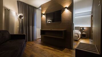 1 bedroom, down comforters, minibar, in-room safe