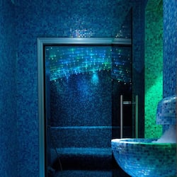 Sauna, tina de hidromasaje, baño de vapor y baño turco o hammam