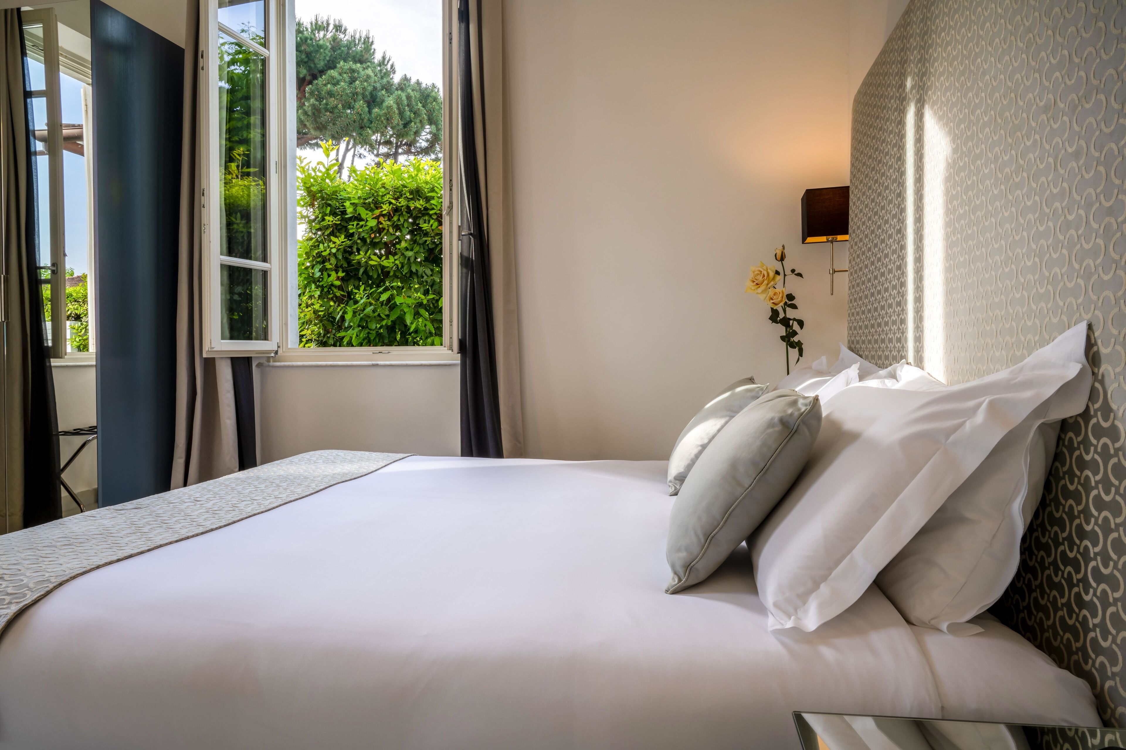 deluxe room - annex villa | 1 bedroom, premium bedding, down duvets, minibar