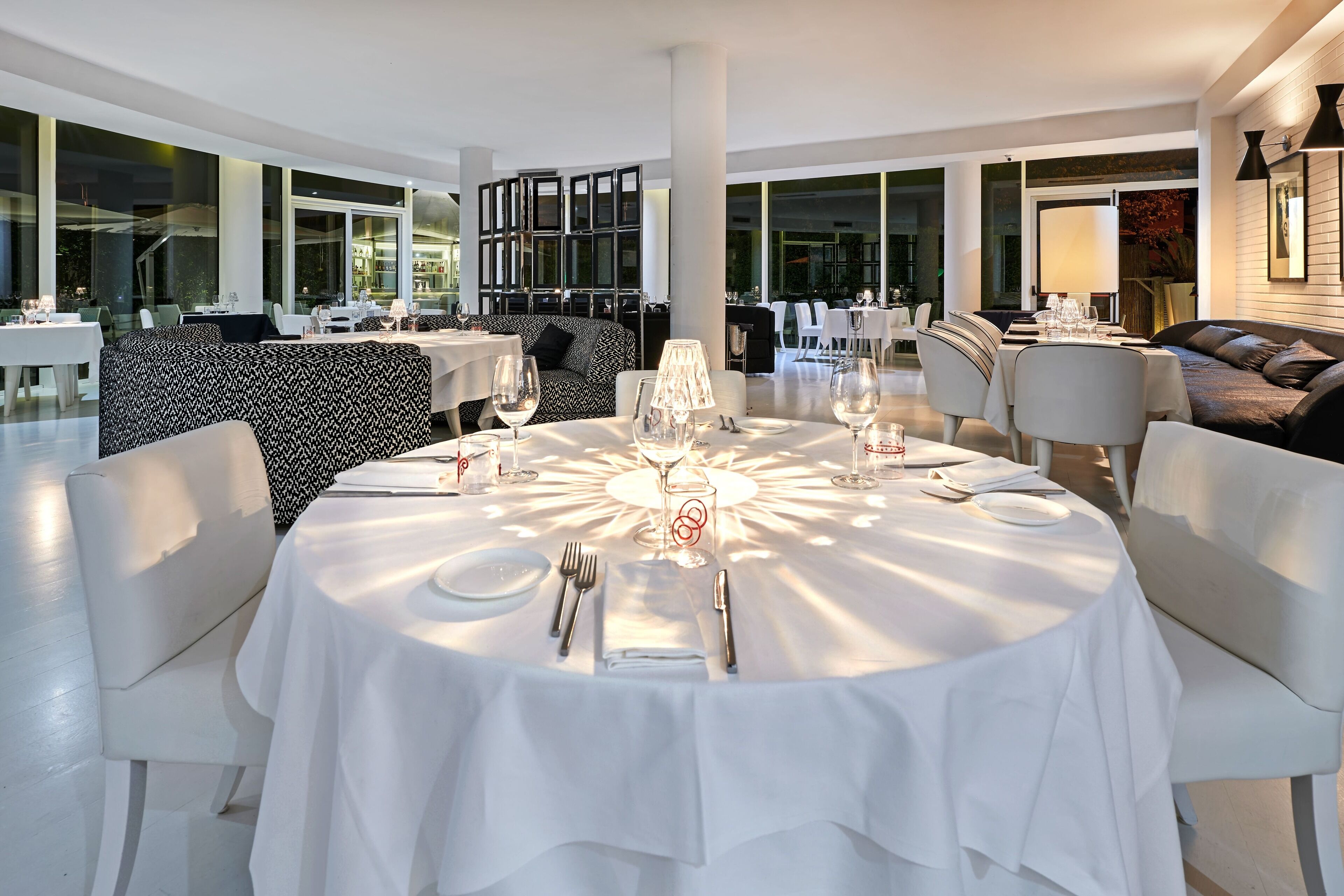 lunch and dinner served