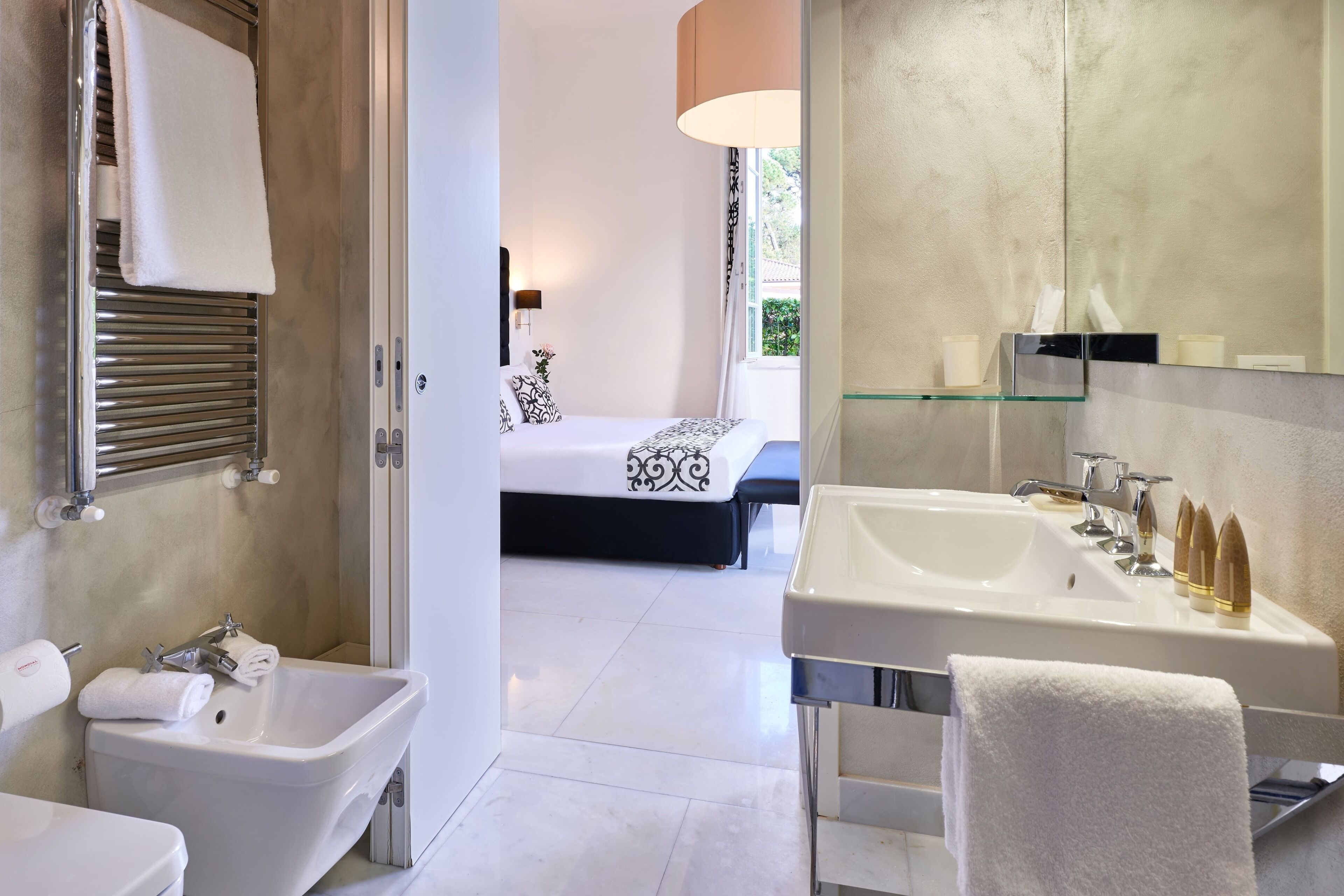 deluxe room - annex villa | 1 bedroom, premium bedding, down duvets, minibar