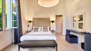 Deluxe Room - Annex Villa | Bộ đồ giường cao cấp, chăn bông, minibar, két bảo mật tại phòng