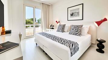 Junior Suite | Premium bedding, down comforters, minibar, in-room safe