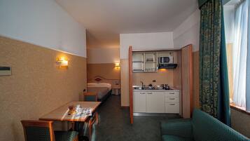 Junior Suite | Premium bedding, Select Comfort beds, in-room safe, desk