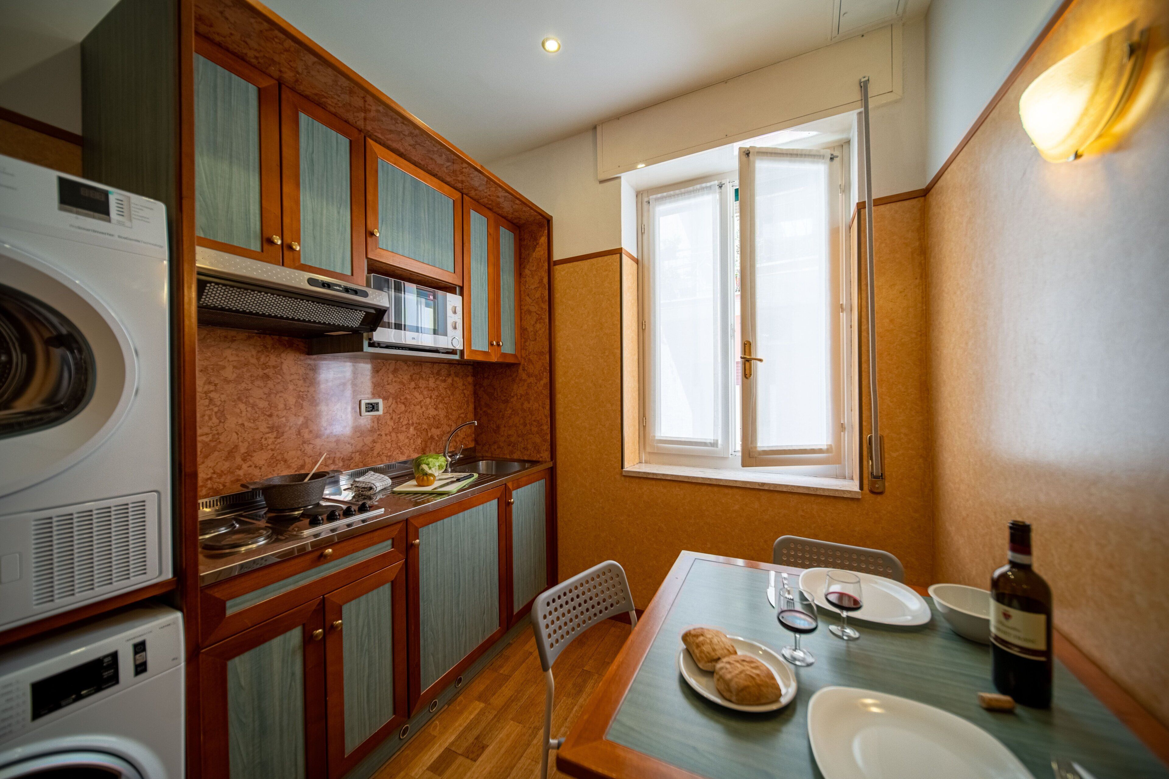 Fridge, microwave