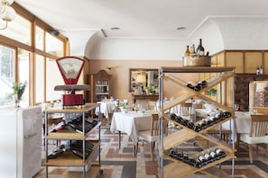 Lunch and dinner served - Cacciani Hotel (Frascati)