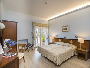 Panoramic Double Room | Minibar, in-room safe, desk, soundproofing - Cacciani Hotel (Frascati)