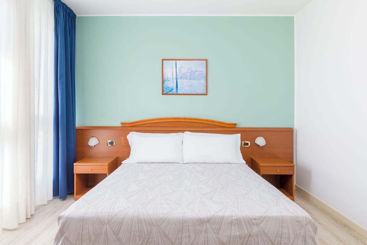 Down duvets, minibar, in-room safe, desk