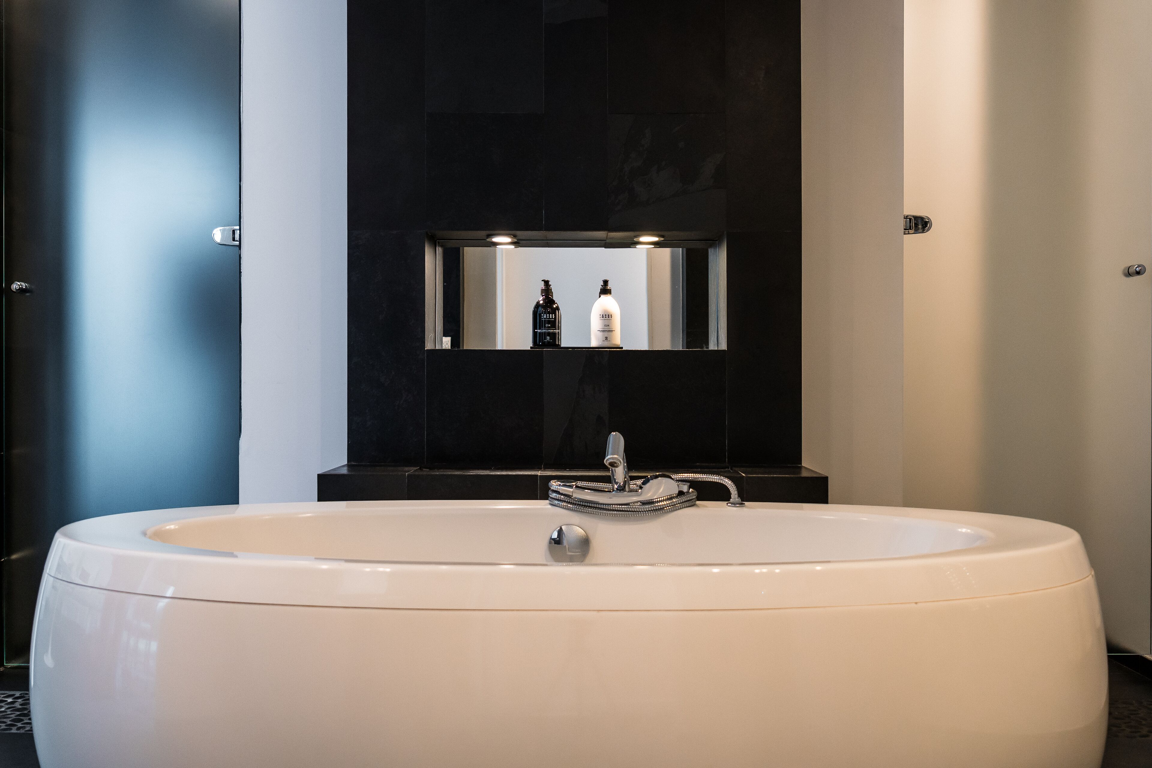 junior double or twin room, courtyard view | bathroom | free toiletries, hair dryer, towels, soap