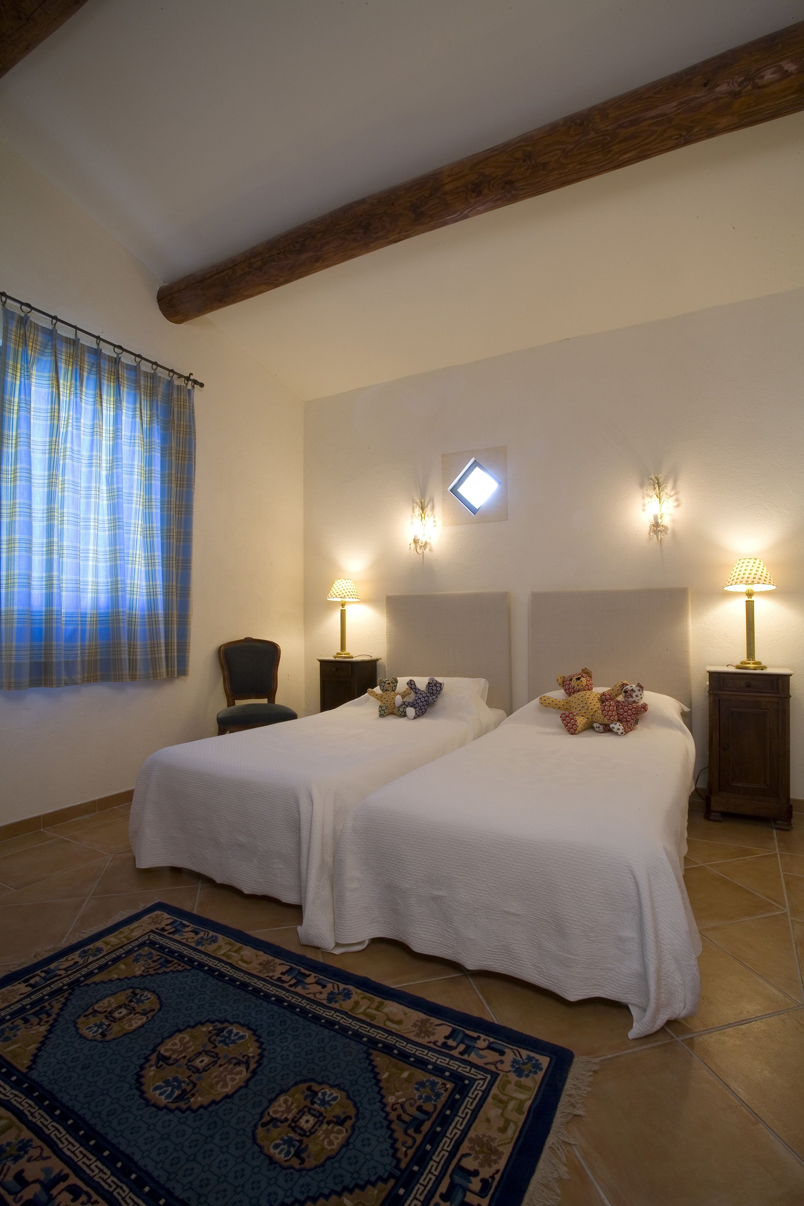 grand house | in-room safe, desk, free cots/infant beds, rollaway beds