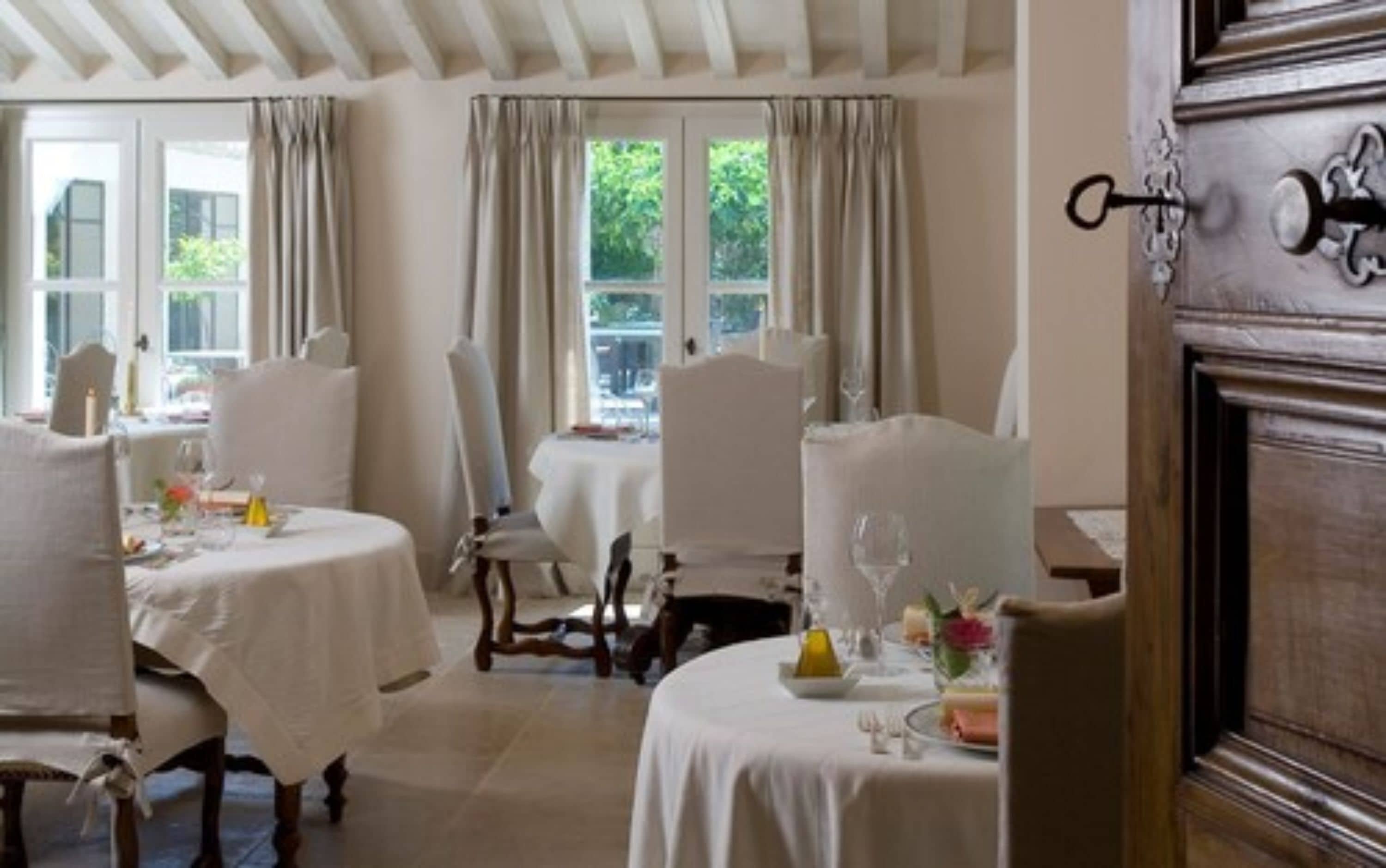 daily buffet breakfast (eur 28 per person)