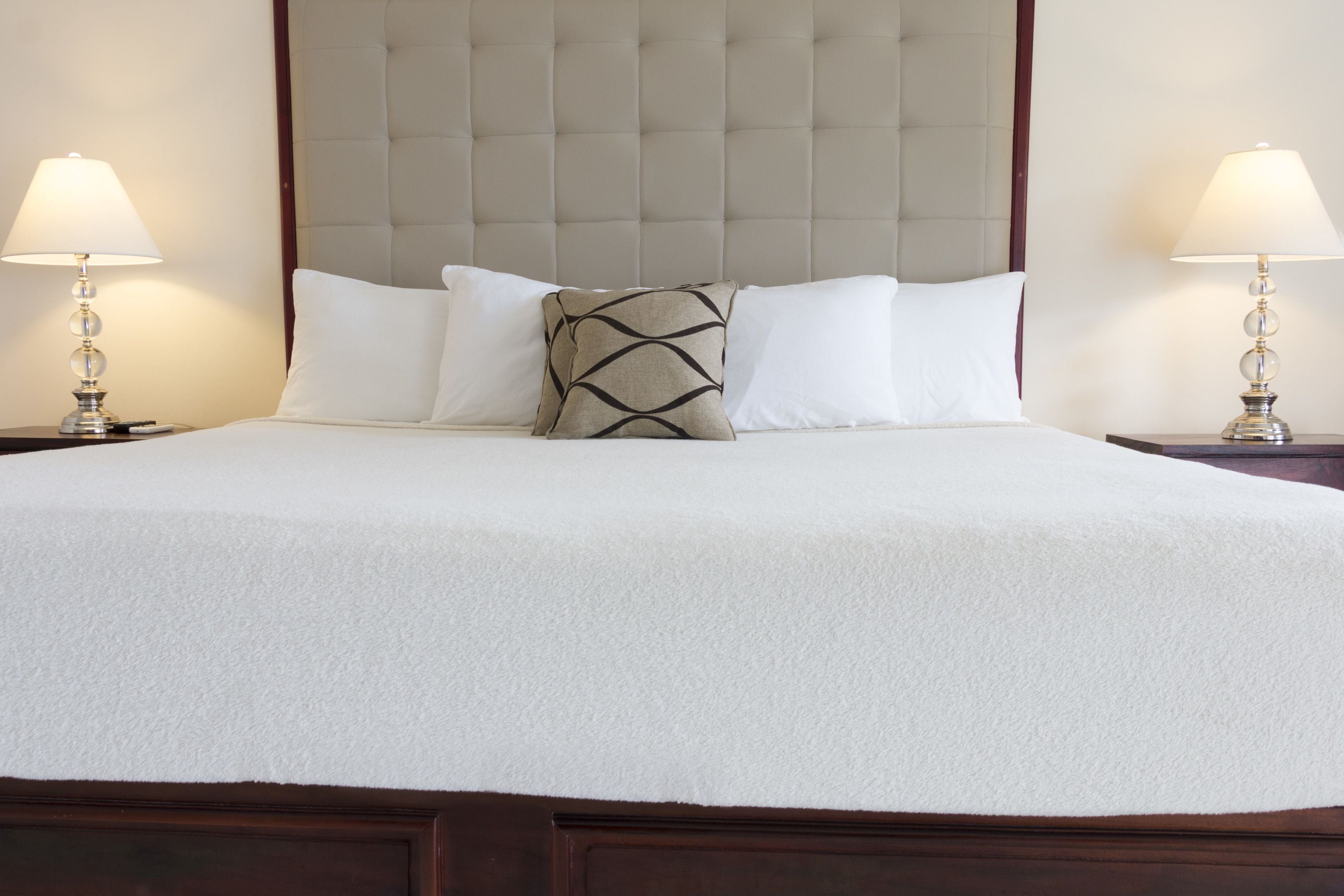 deluxe room (1 king bed) | 1 bedroom, in-room safe, iron/ironing board, free wifi