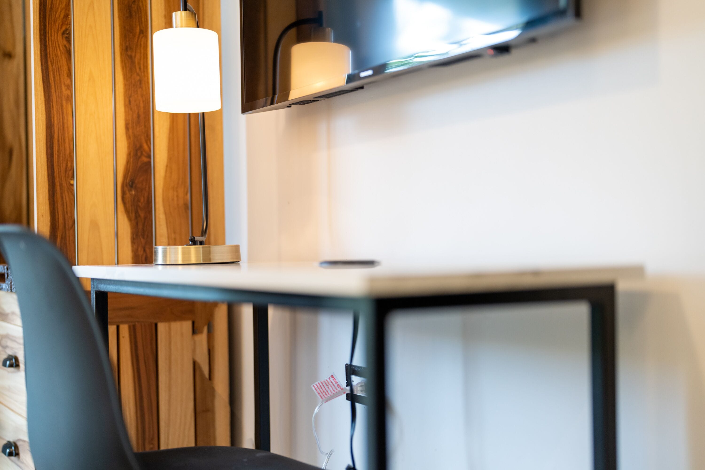 signature cottage, 1 queen bed, non smoking | 1 bedroom, in-room safe, iron/ironing board, free wifi