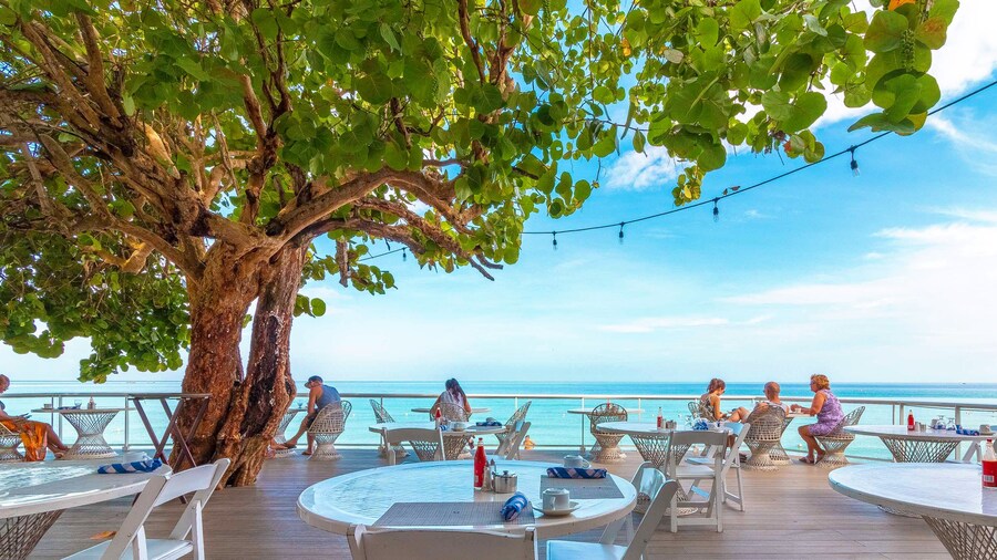 Travellers Beach Resort