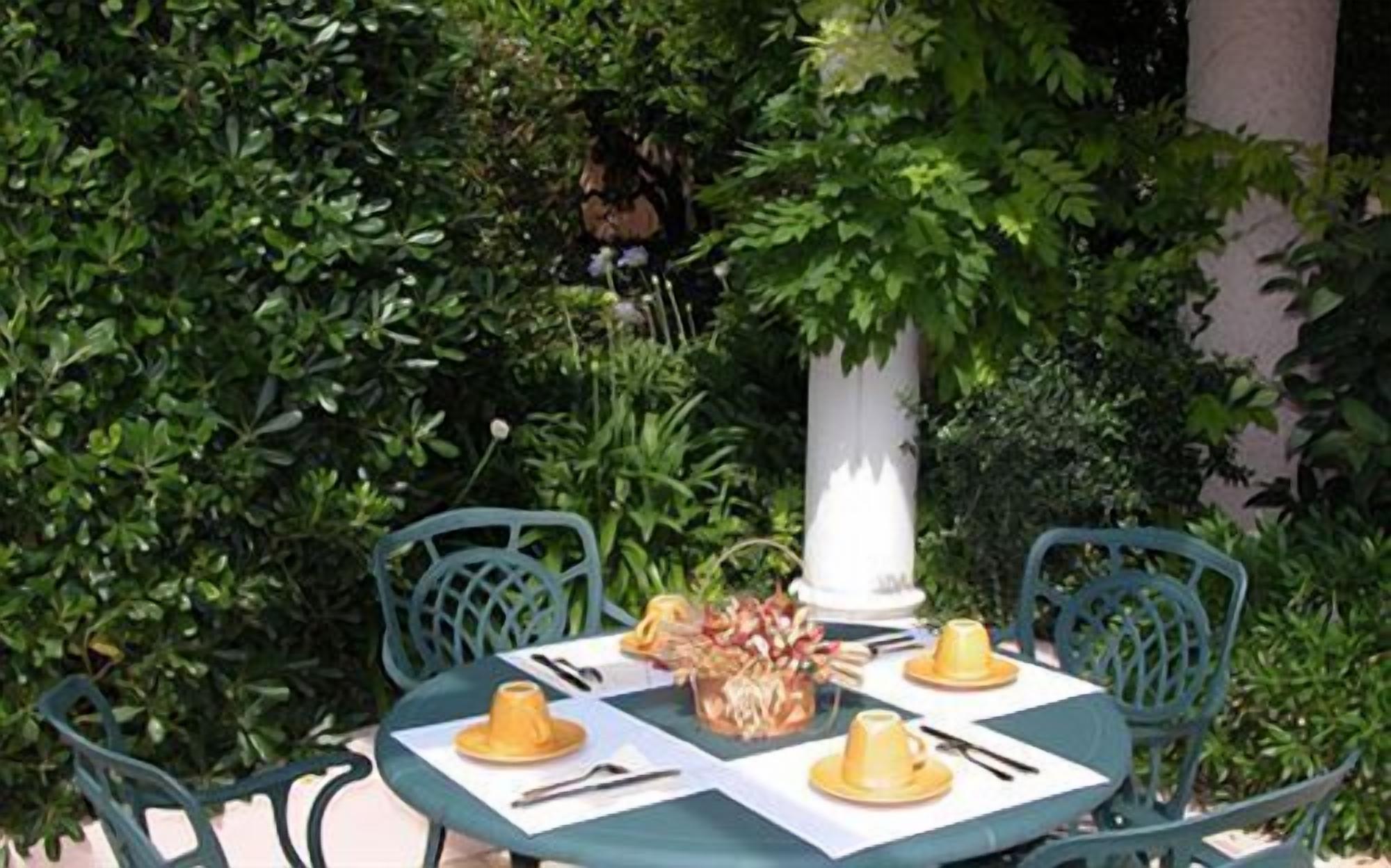 daily buffet breakfast (eur 13 per person)