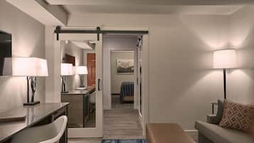 Suite, 1 chambre | Coin séjour