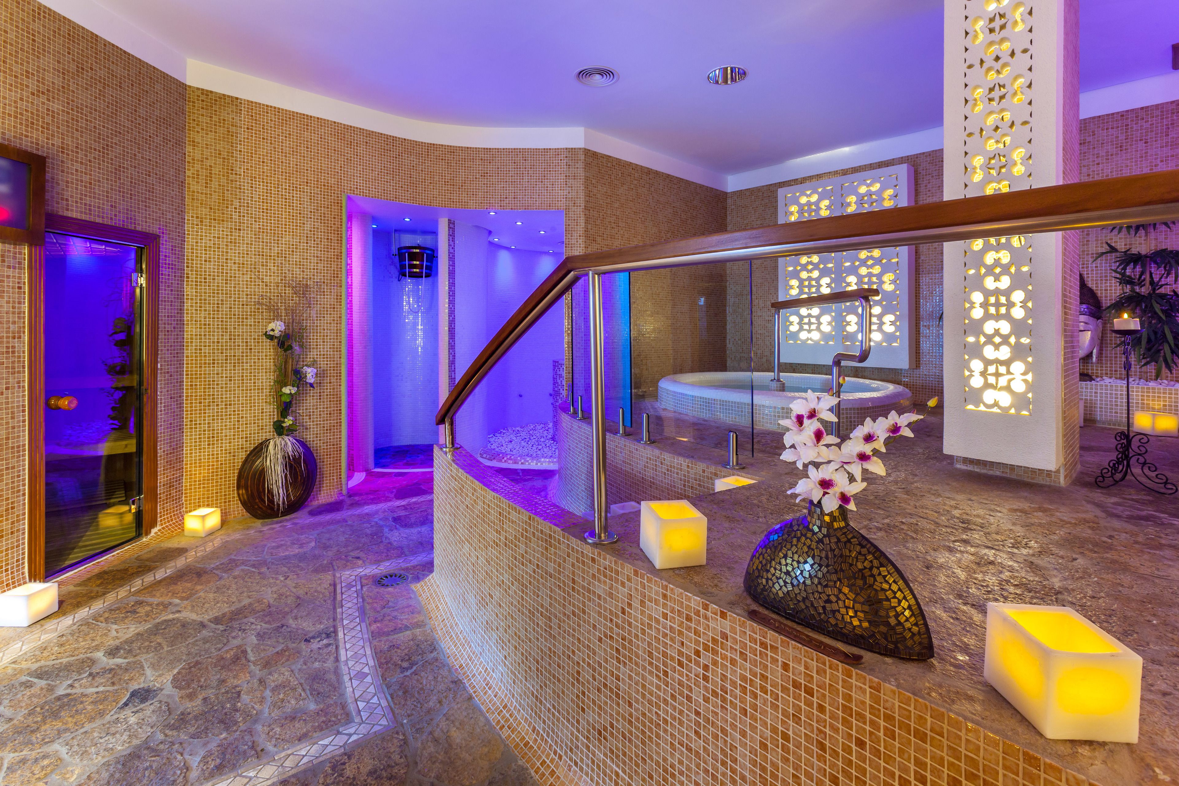 sauna, hot tub, steam room, turkish bath/hammam, body treatments