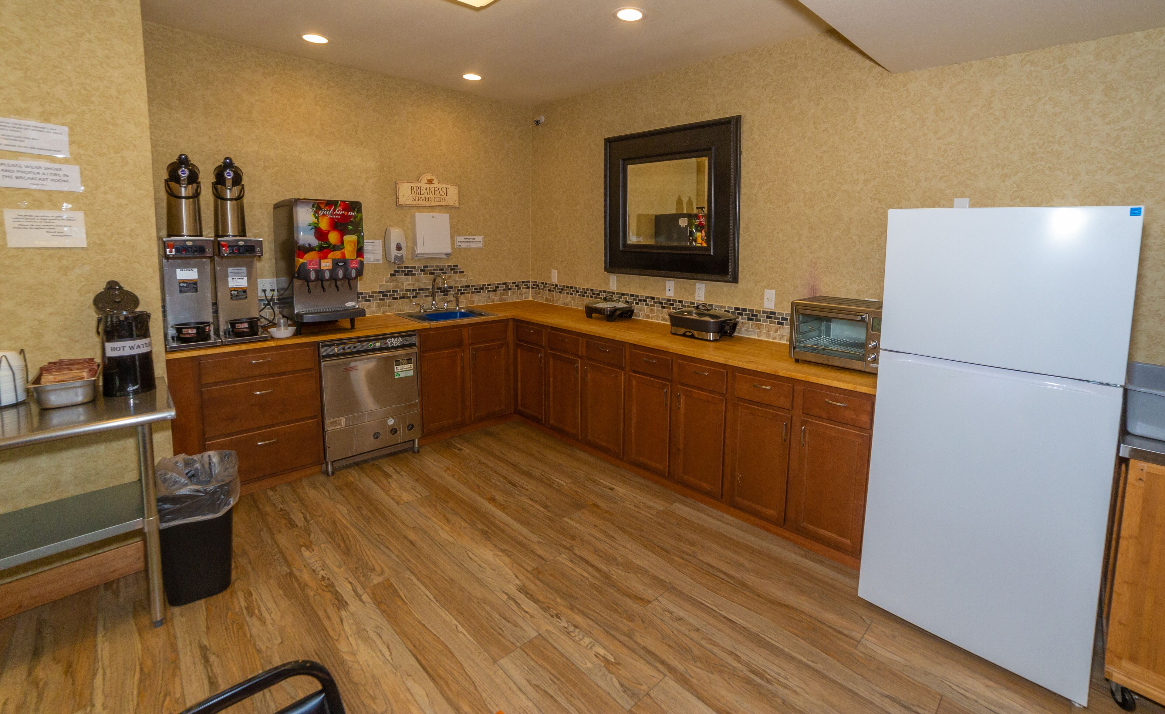 free daily continental breakfast