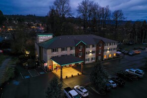 Property grounds - Clatskanie River Inn (Clatskanie)