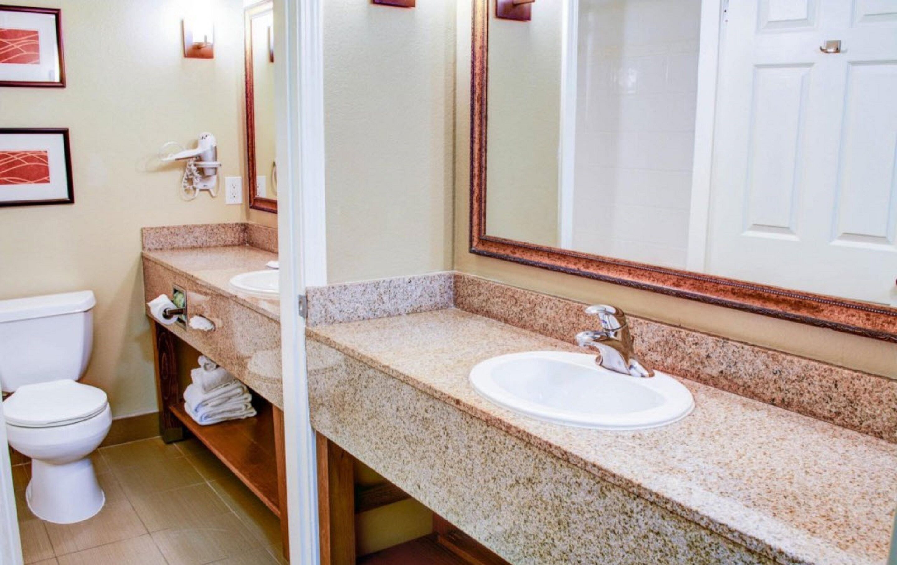 combined shower/bathtub, free toiletries, hair dryer, towels